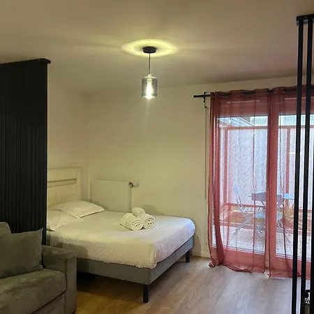 Studio Spacieux 4 Personnes Avec Terrasse Privee & Bureau - Gare A 4Min, Paris En 30Min Villiers-sur-Marne Exterior photo