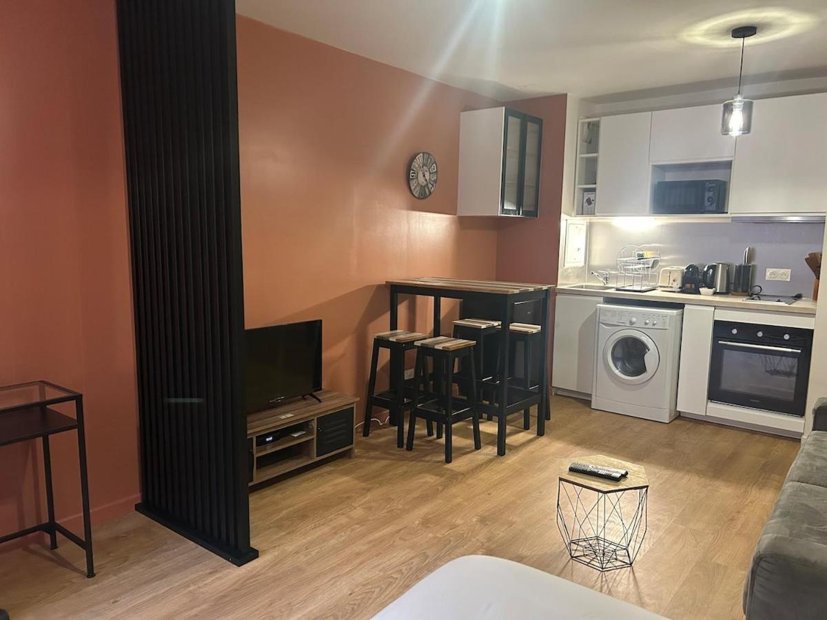 Spacieux 4 Personnes Avec Terrasse Privee & Bureau - Gare A 4min, Paris En 30min Apartment