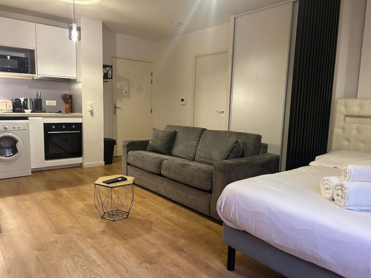 Apartment Spacieux 4 Personnes Avec Terrasse Privee & Bureau - Gare A 4min, Paris En 30min Villiers-sur-Marne